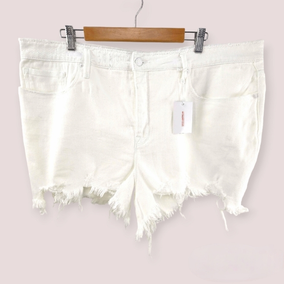 Good American 22 Shorts The Bombshell Destructed White Cut-Off Shorts - Picture 2 of 15